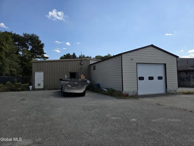 $3,500 | 784 Burdeck Street, Unit REAR, Rotterdam, NY 12306