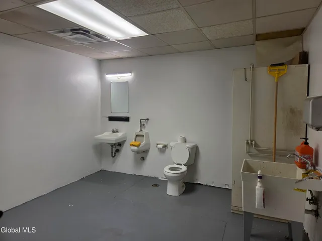 $3,500 | 784 Burdeck Street, Unit REAR, Rotterdam, NY 12306