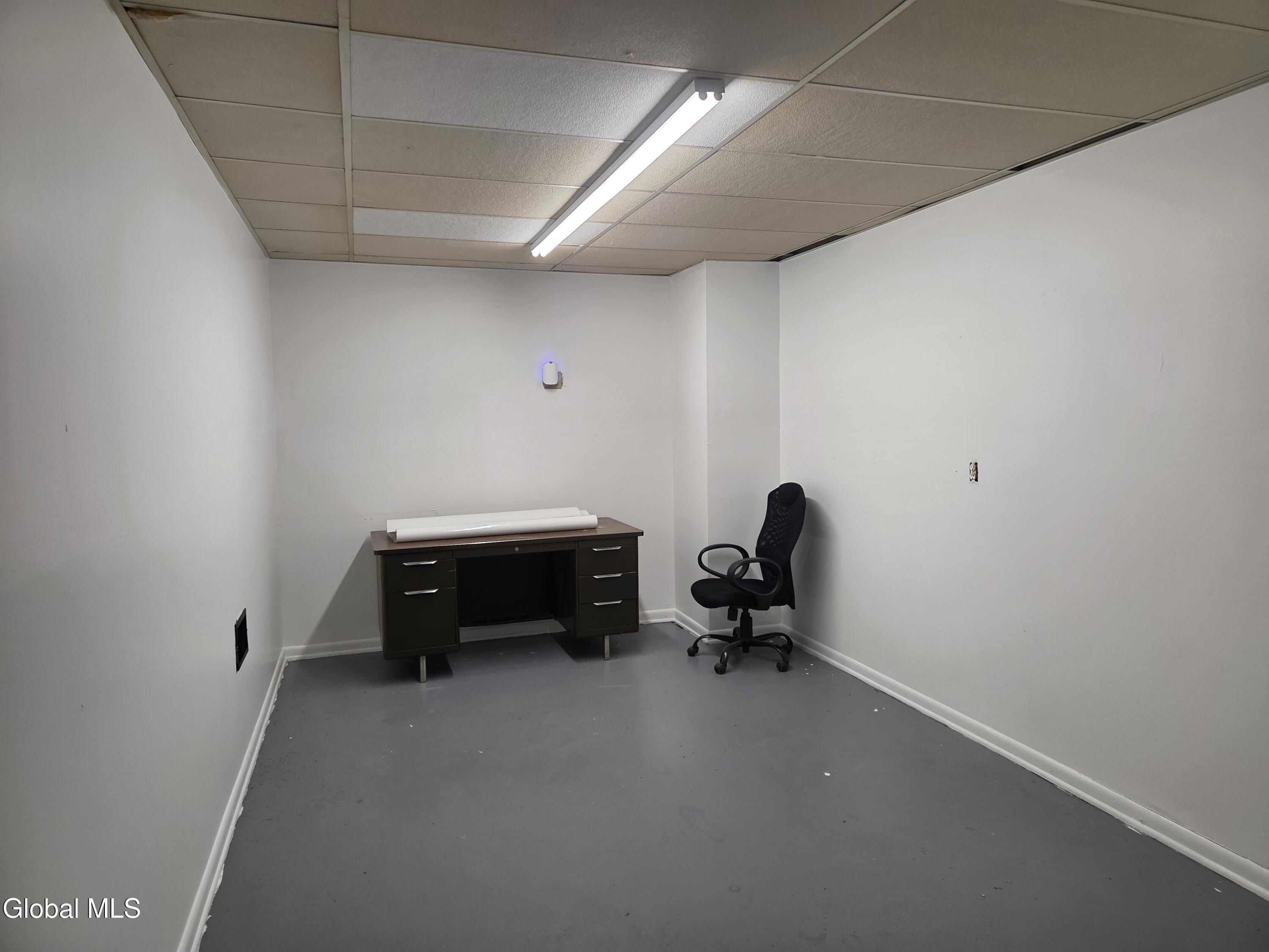 784 Burdeck Street, Unit REAR Rotterdam, NY 12306 - Photo 6 of 10 5