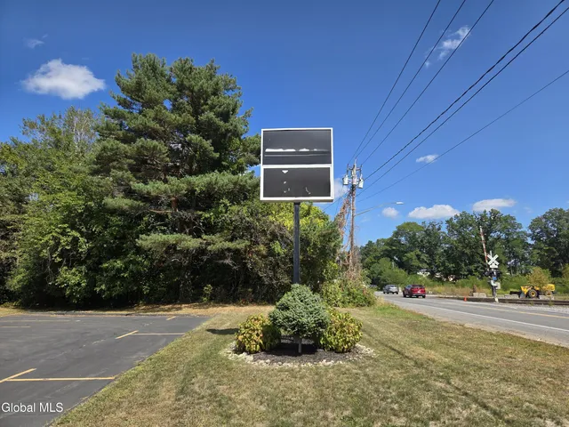 $3,500 | 784 Burdeck Street, Unit REAR, Rotterdam, NY 12306