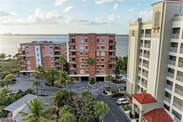 $9,000 | 14813 Laguna Drive, Unit 401, Fort Myers, FL 33908