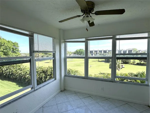 $1,850 | 9370 Southwest 8th Street, Unit 423, Boca Raton, FL 33428