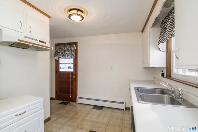 $2,500 | 17 Howard Street, Enfield, CT 06082