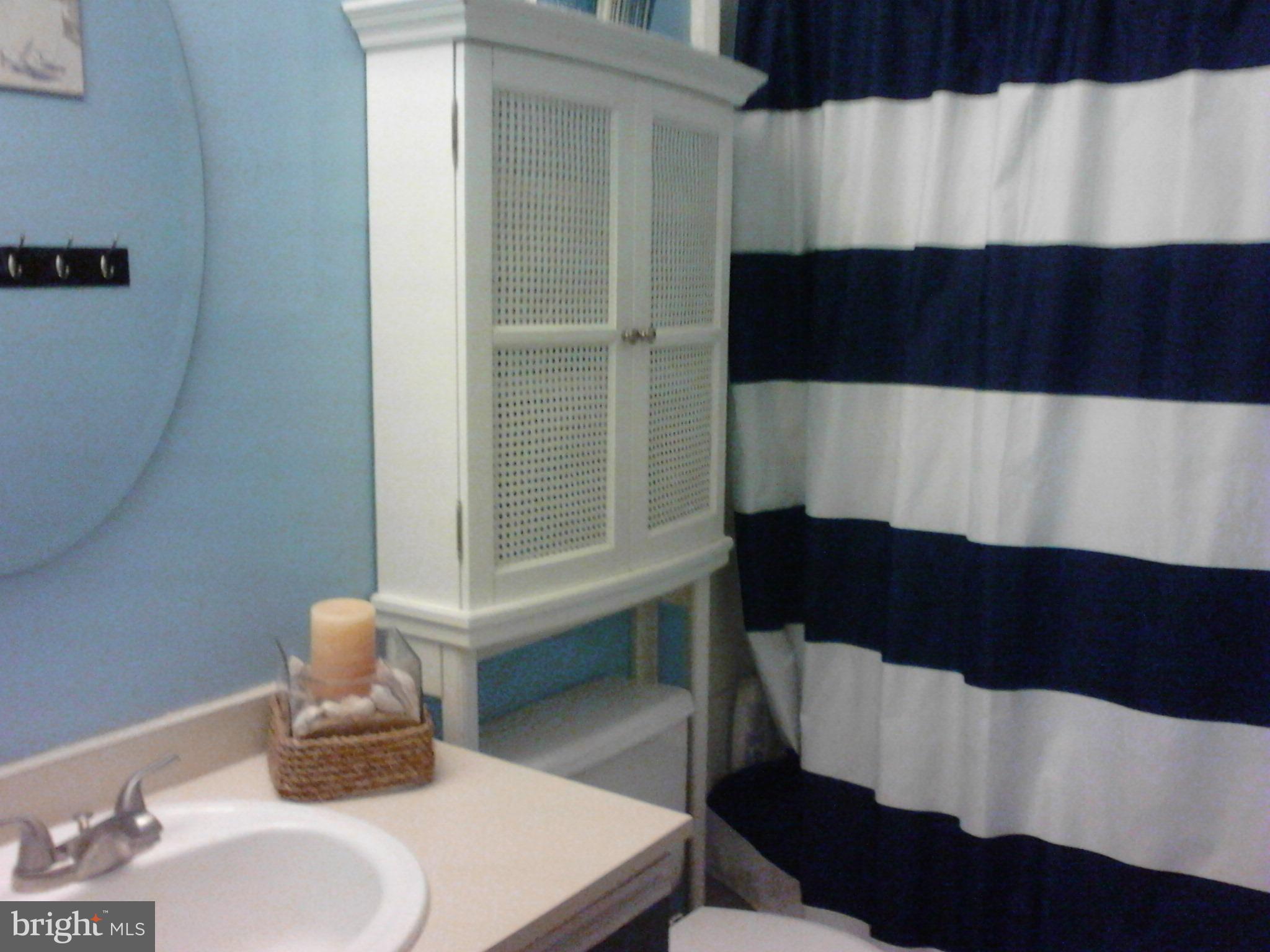 365 Capetowne Road Arnold, MD 21012 - Photo 15 of 20 Upstairs FULL BATHROOM