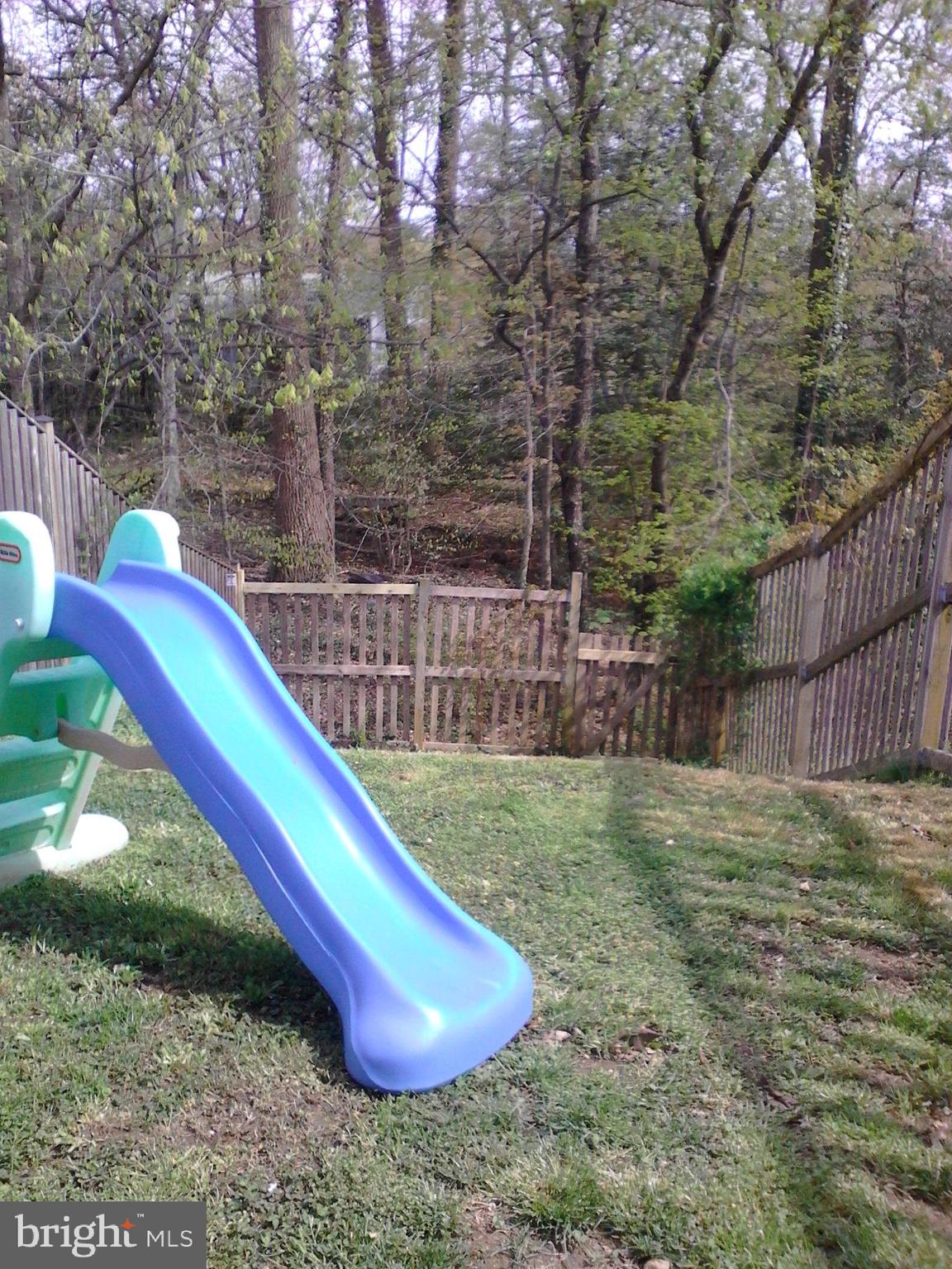 365 Capetowne Road Arnold, MD 21012 - Photo 18 of 20 Grassy BACKYARD for Tots & Dogs to Play