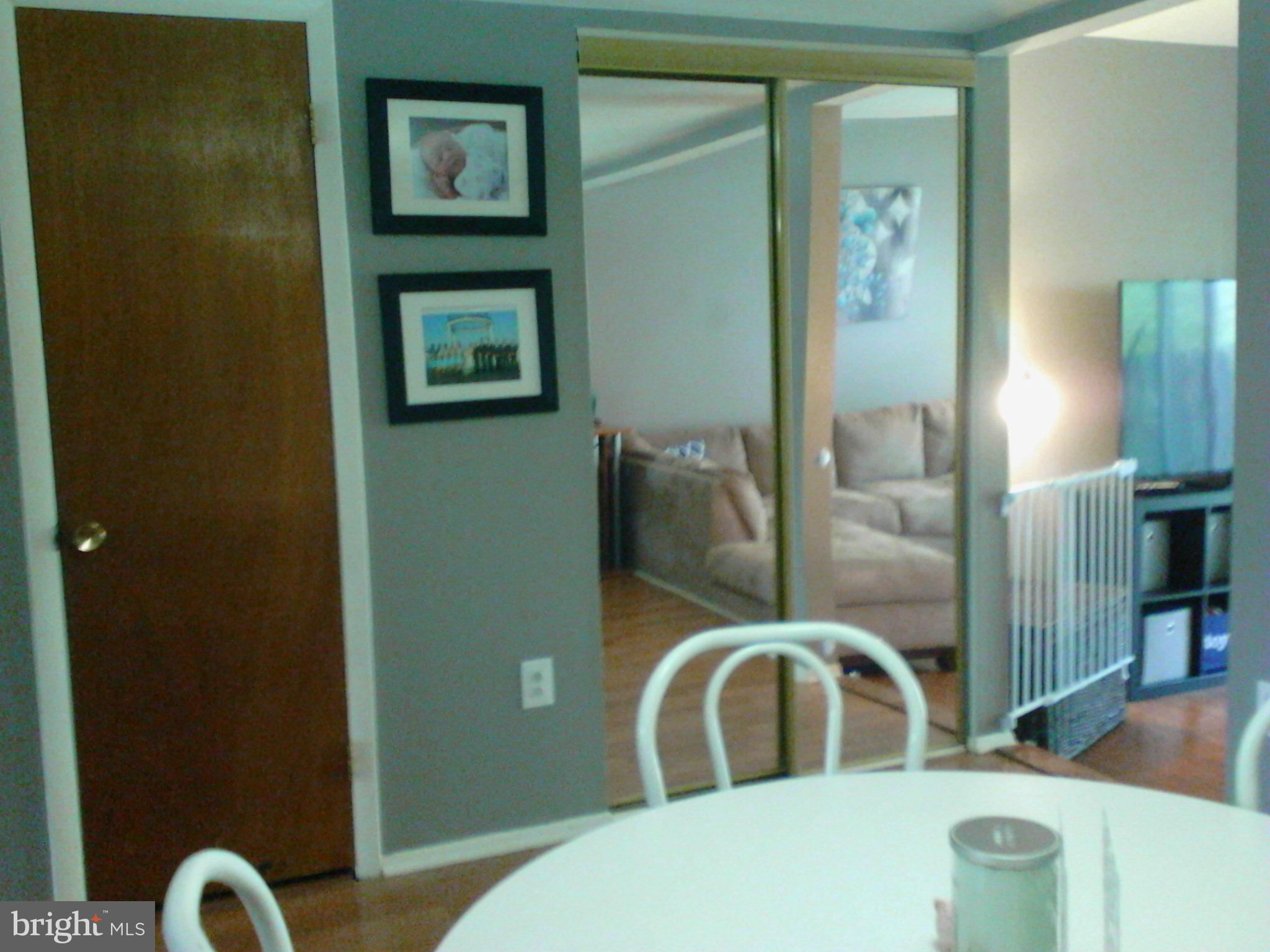 365 Capetowne Road Arnold, MD 21012 - Photo 6 of 20 DINING ROOM (11x11.8), step down to LIVING ROOM