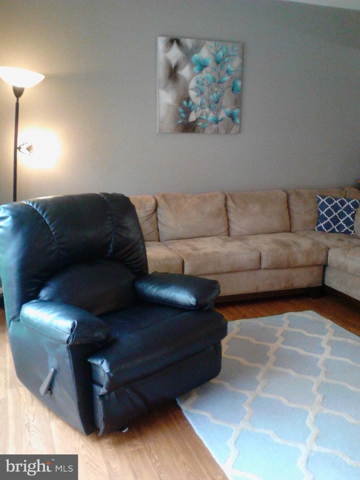 365 Capetowne Road Arnold, MD 21012 - Photo 9 of 20 LIVING ROOM (12.5x15), fits your large furniture