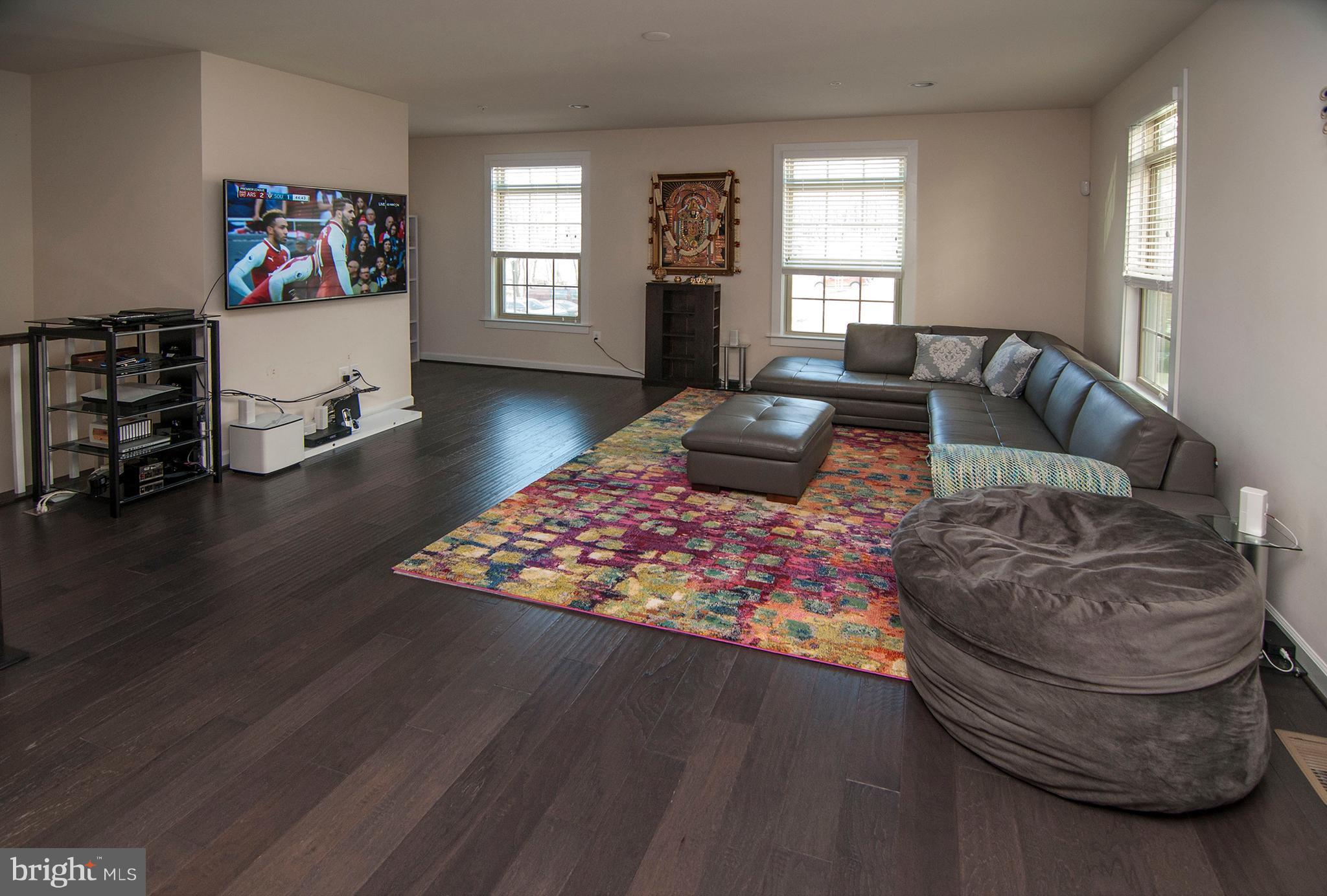 7868 Patterson Way Hanover, MD 21076 - Photo 6 of 27 Living Room