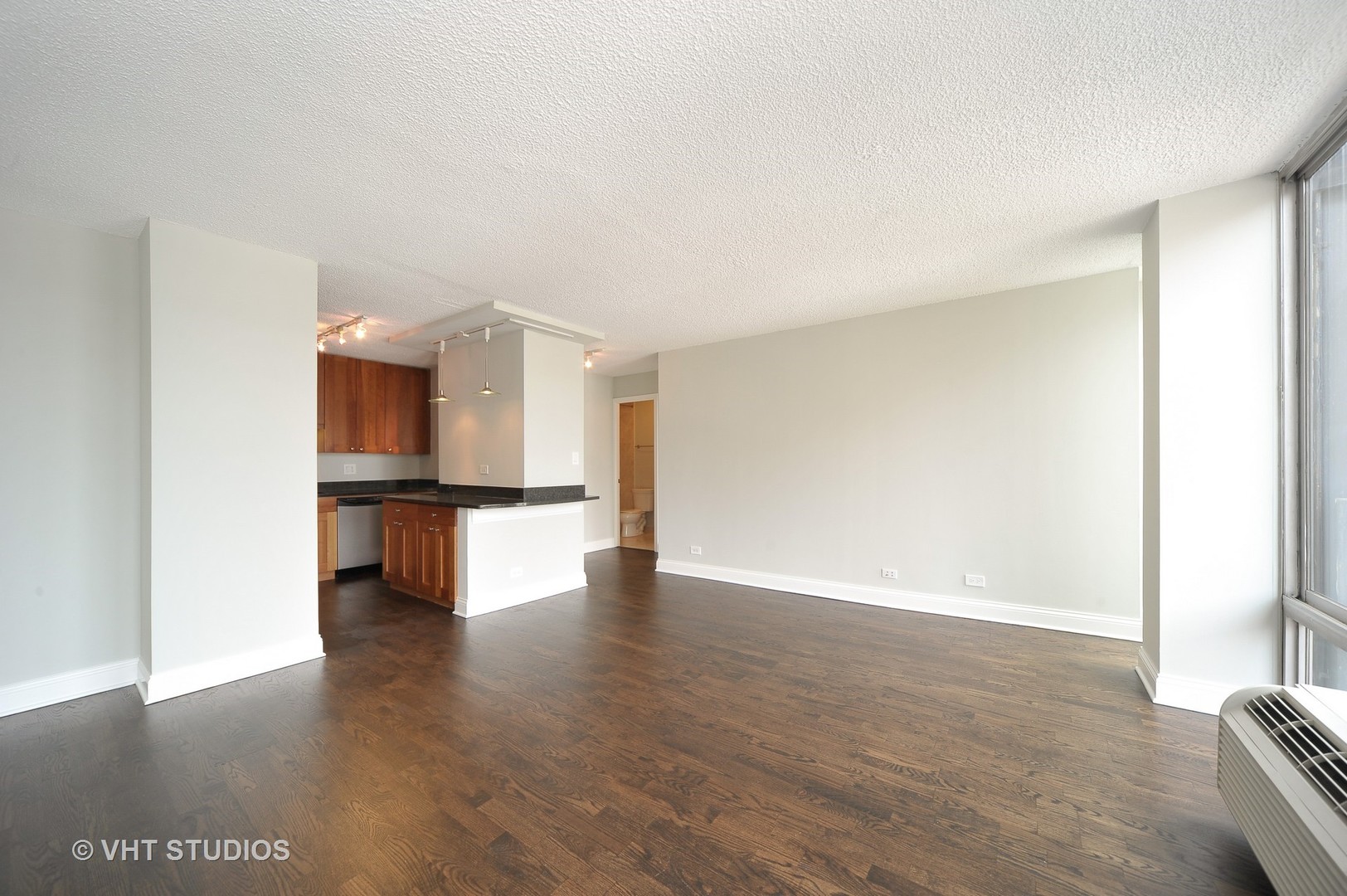 450 West Briar Place, Unit 11G Chicago, IL 60657 - Photo 11 of 21
