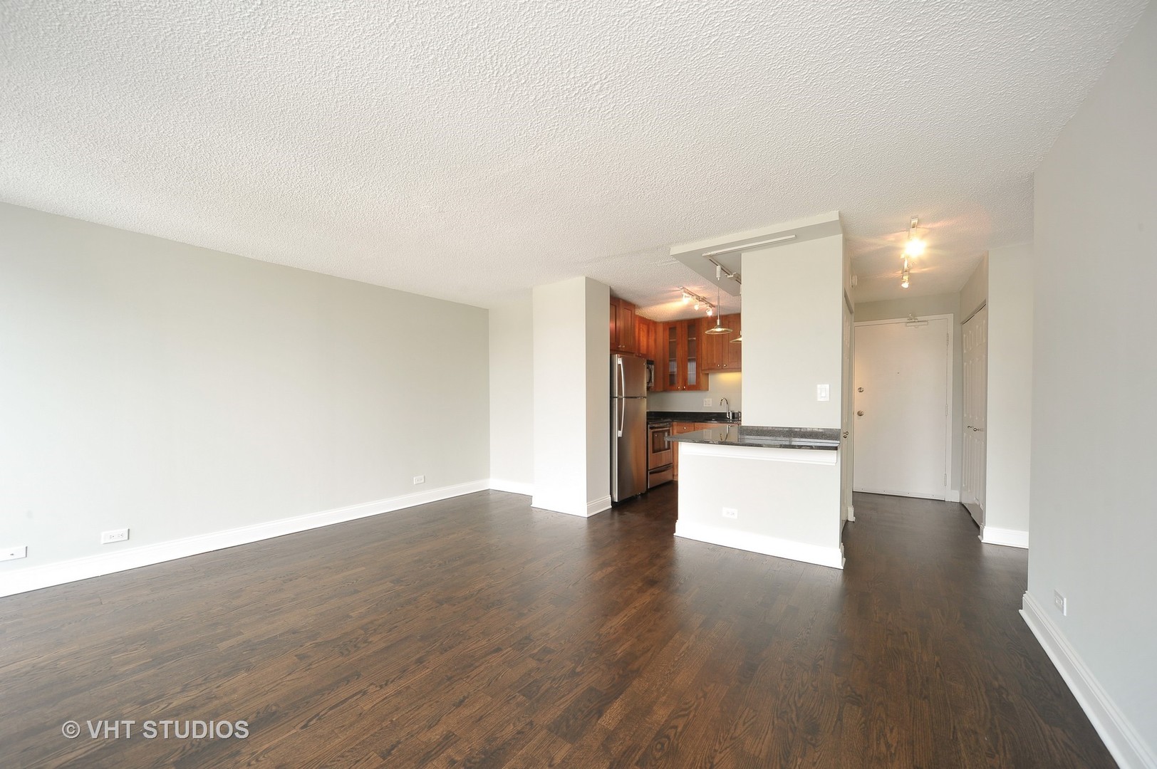 450 West Briar Place, Unit 11G Chicago, IL 60657 - Photo 12 of 21