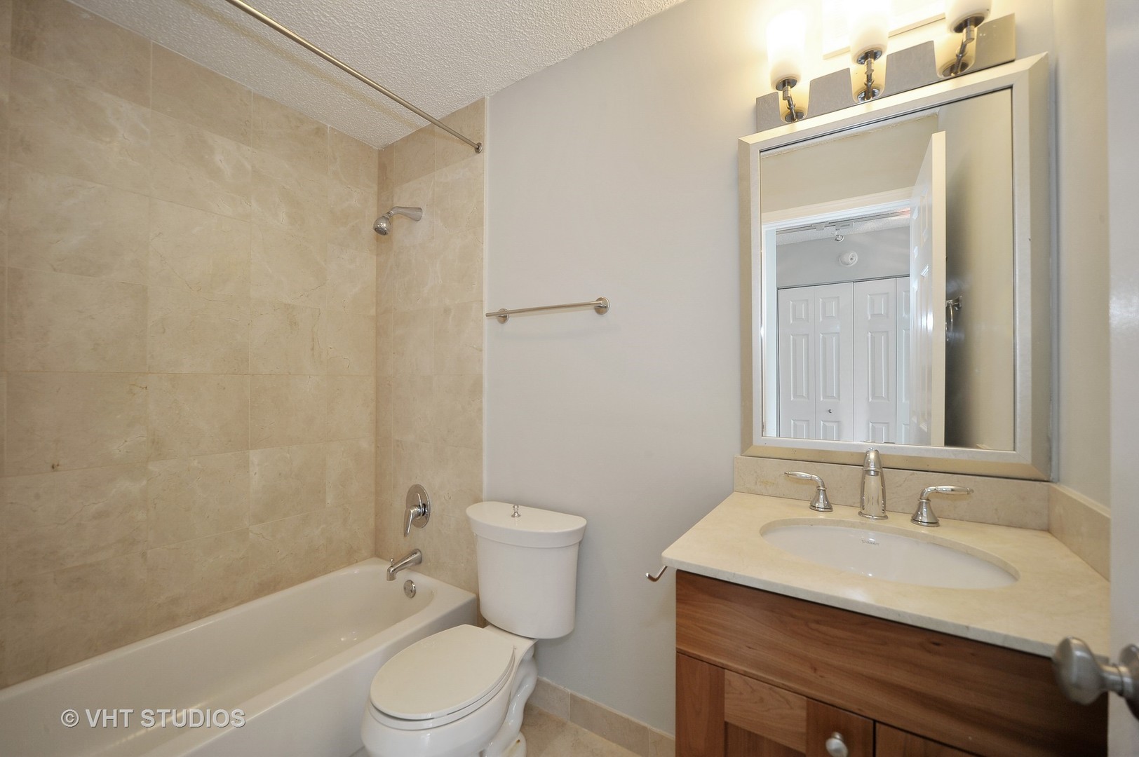 450 West Briar Place, Unit 11G Chicago, IL 60657 - Photo 16 of 21