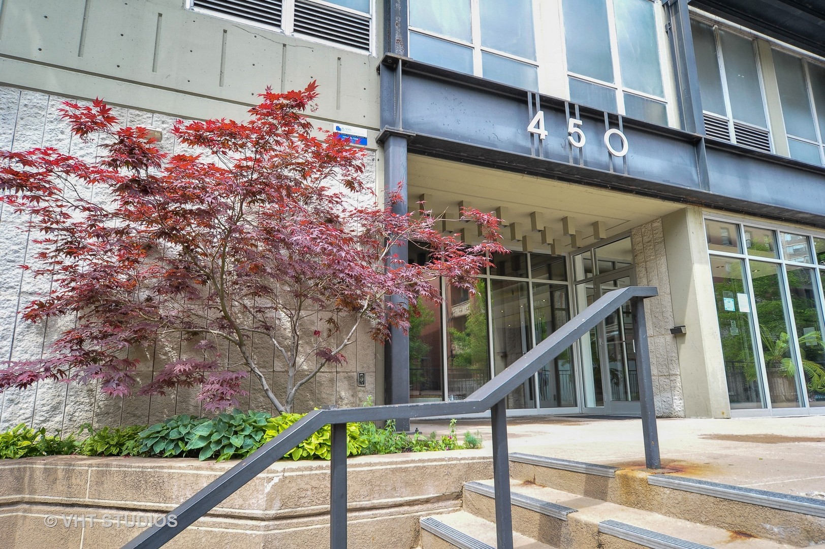 450 West Briar Place, Unit 11G Chicago, IL 60657 - Photo 2 of 21