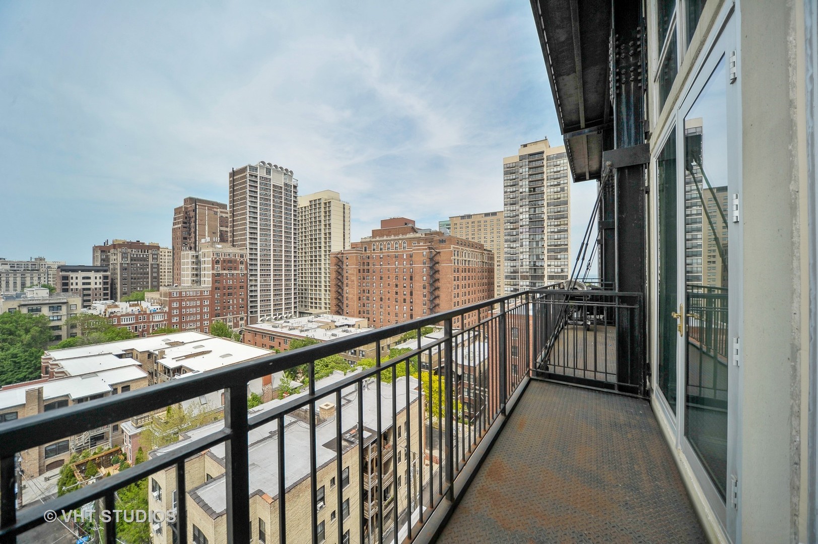450 West Briar Place, Unit 11G Chicago, IL 60657 - Photo 5 of 21