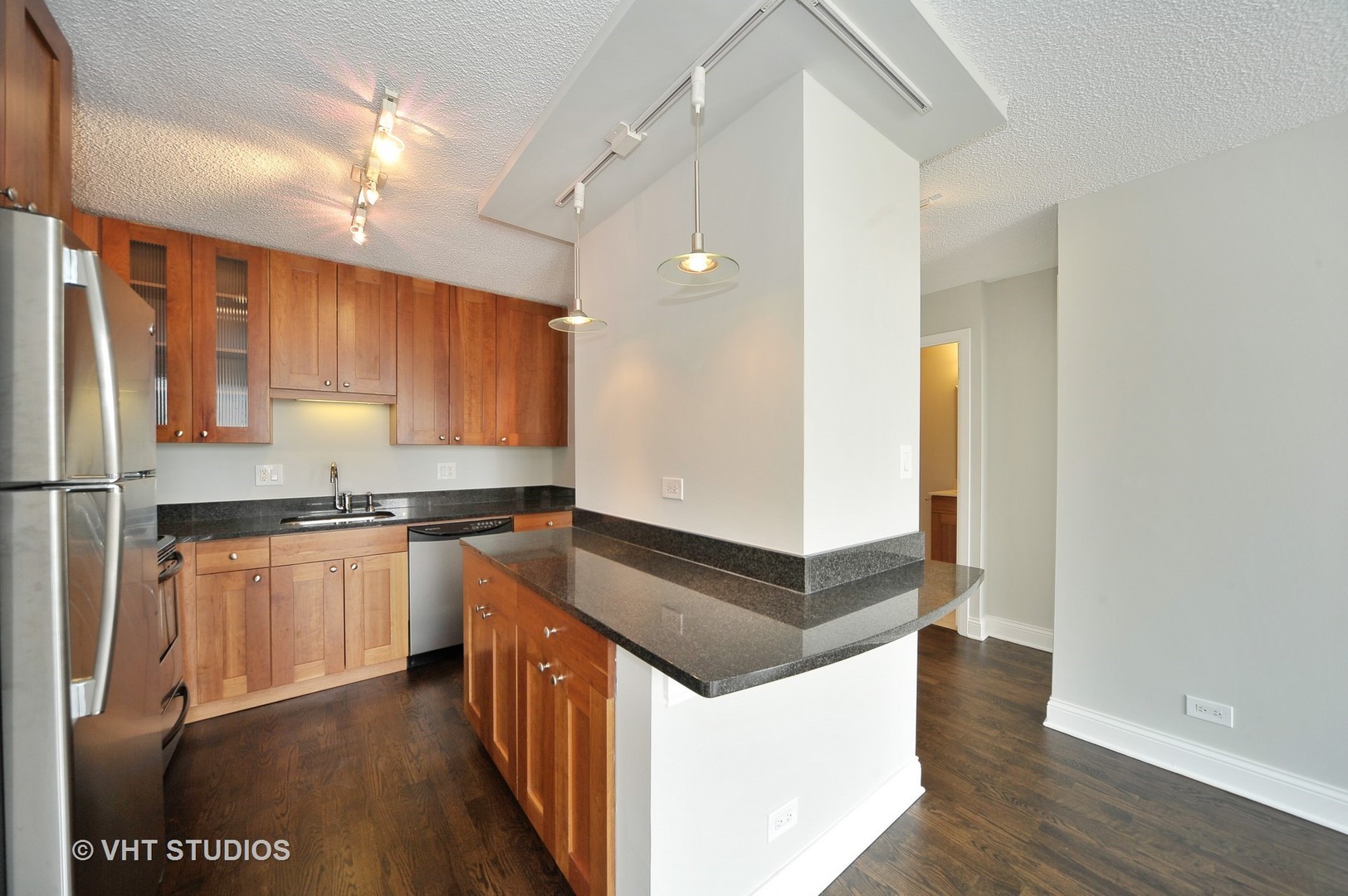 450 West Briar Place, Unit 11G Chicago, IL 60657 - Photo 9 of 21