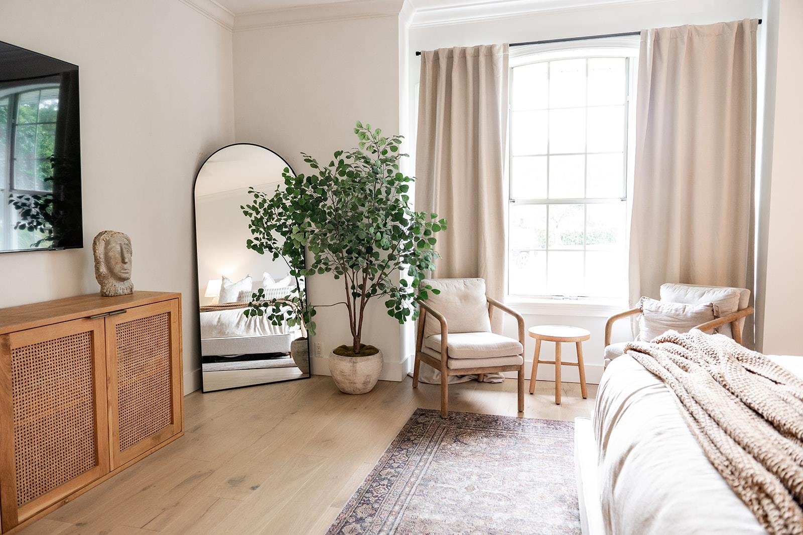 426 Marsh Point Circle St. Augustine, FL 32080 - Photo 50 of 87 a living room with furniture and potted plant