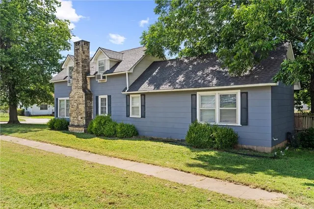 $109,900 | 204 West Cherokee Street, Sedan, KS 67361