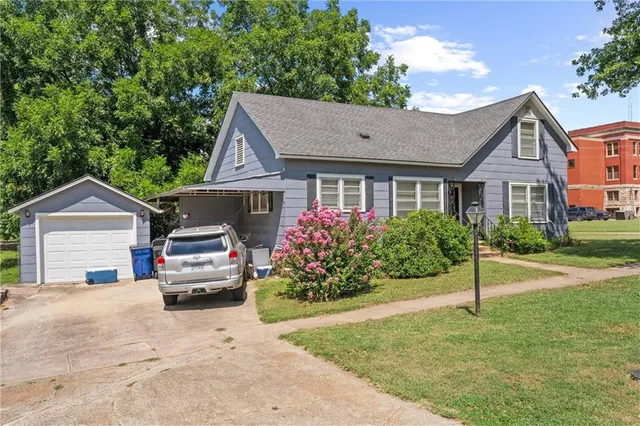 $109,900 | 204 West Cherokee Street, Sedan, KS 67361