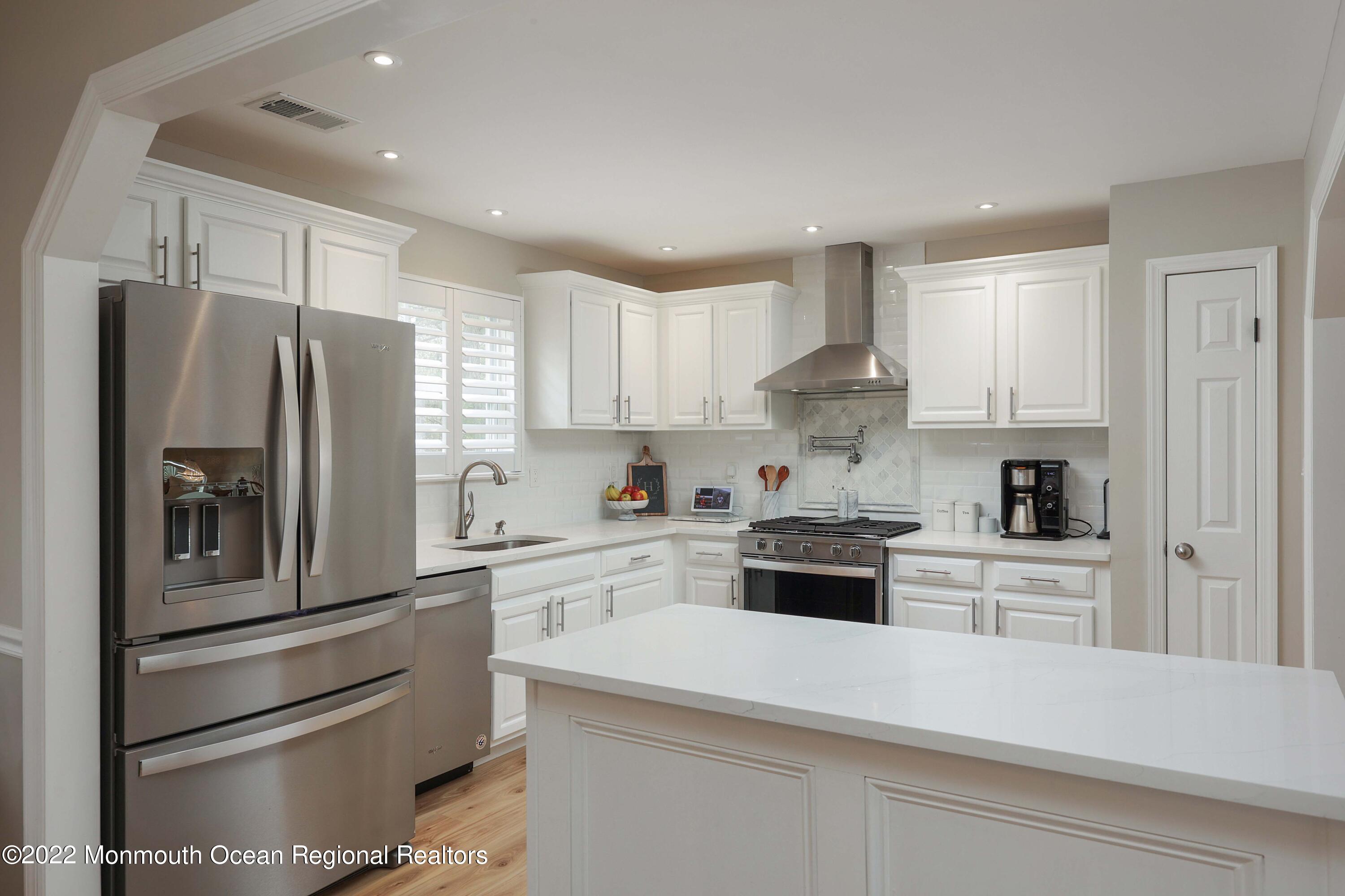 38 Netty Street Howell, NJ 07731 - Photo 5 of 25 Updated Kitchen