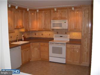 112 Chase Road, Unit 106 Wayne, PA 19087 - Photo 2 of 12 Kitchen