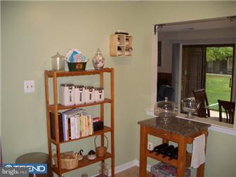 112 Chase Road, Unit 106 Wayne, PA 19087 - Photo 4 of 12 Kitchen