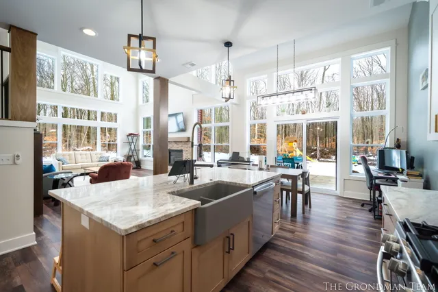 $935,000 | 10711 Stump Street, Grand Haven, MI 49417