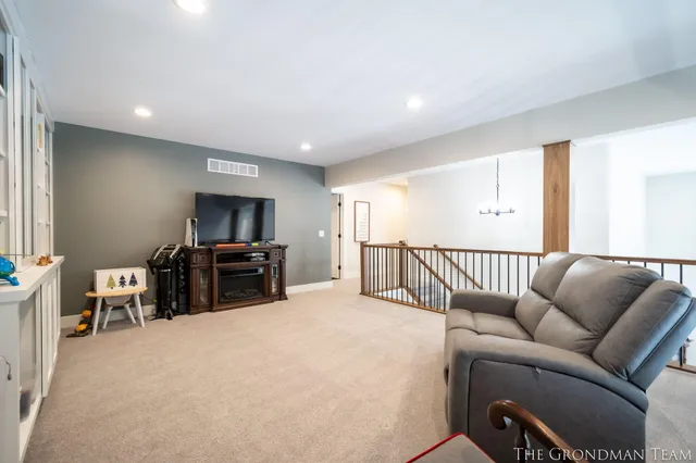 $935,000 | 10711 Stump Street, Grand Haven, MI 49417