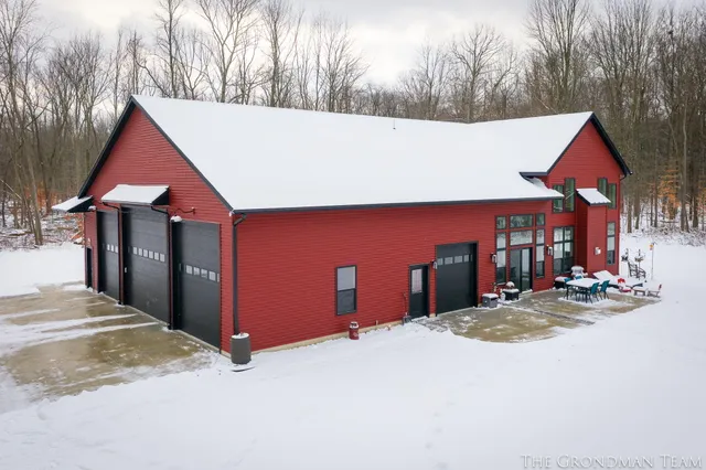 $935,000 | 10711 Stump Street, Grand Haven, MI 49417