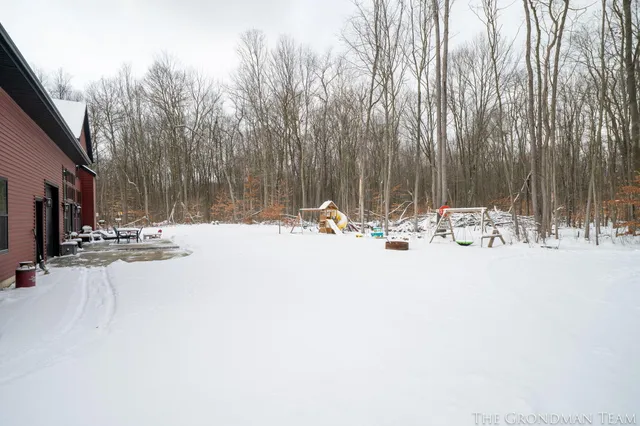 $935,000 | 10711 Stump Street, Grand Haven, MI 49417