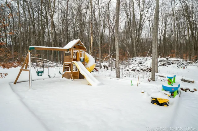 $935,000 | 10711 Stump Street, Grand Haven, MI 49417