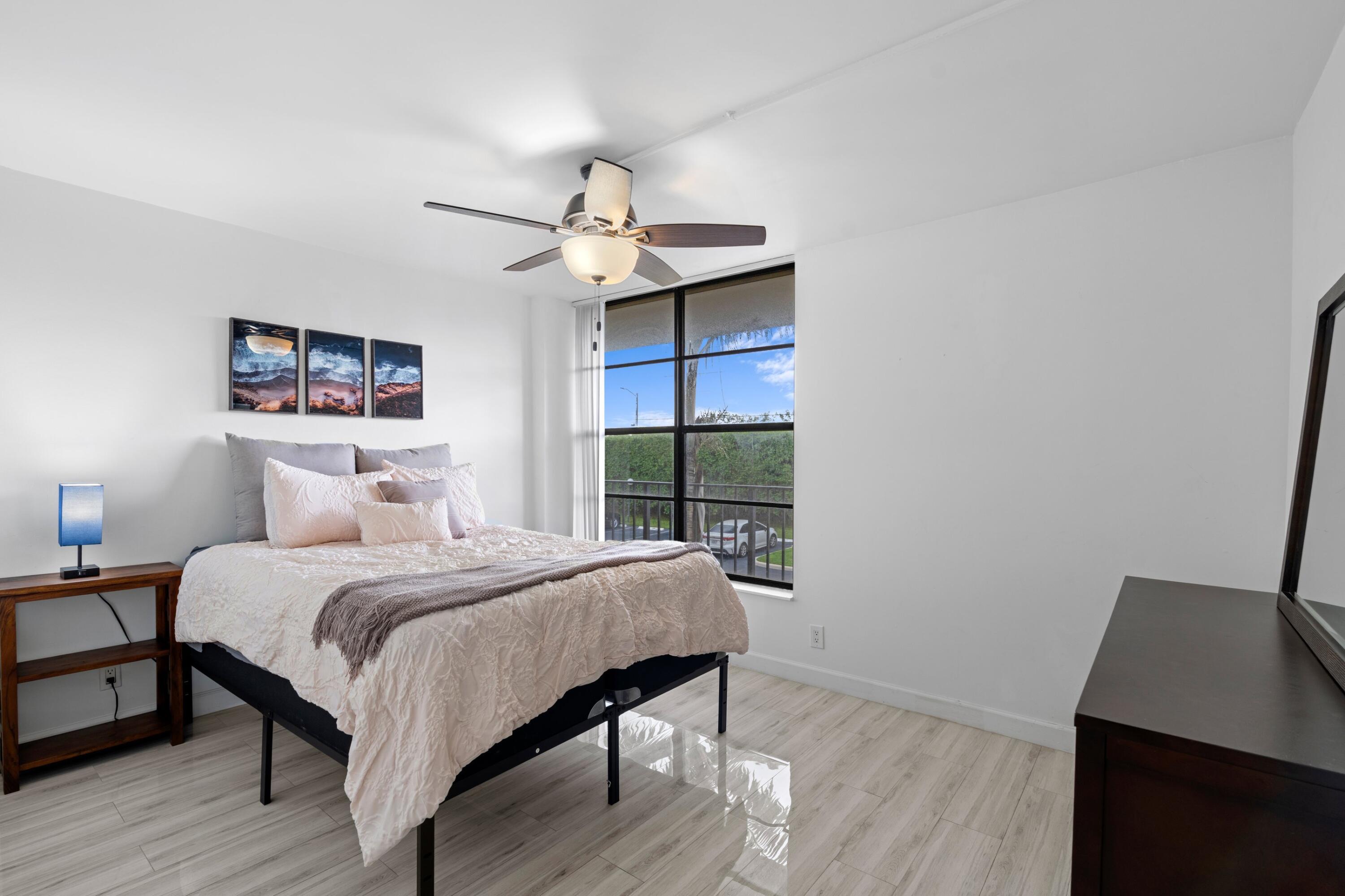 16 Royal Palm Way, Unit 2050 Boca Raton, FL 33432 - Photo 12 of 39 Primary Bedroom