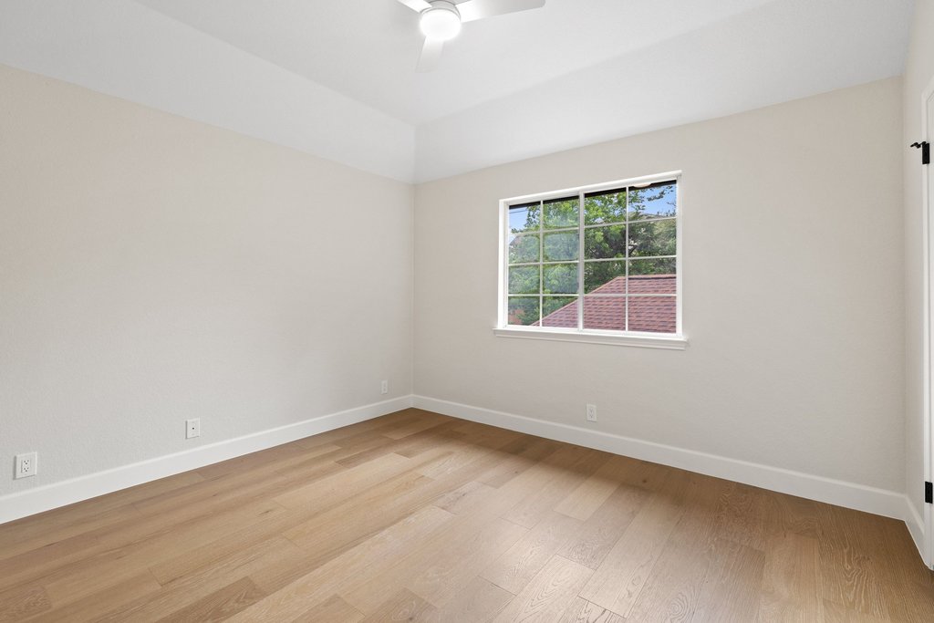 7516 Orrick Drive Austin, TX 78749 - Photo 35 of 40 an empty room with a window