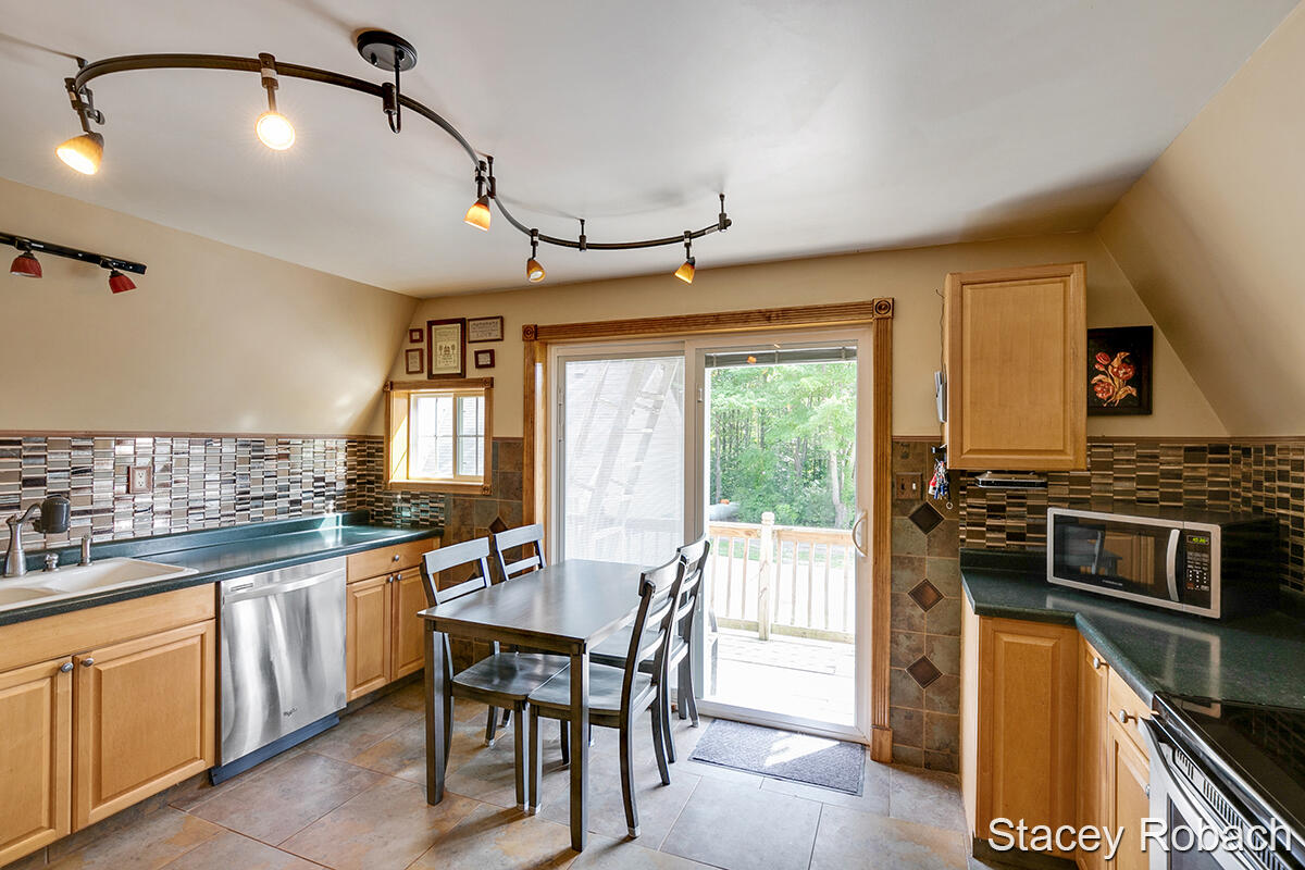 385 Neve Road Pierson, MI 49339 - Photo 11 of 50 IMG_1009
