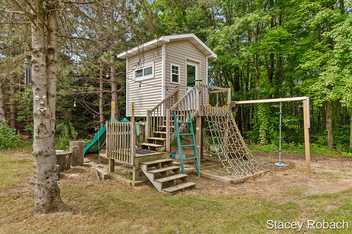 385 Neve Road Pierson, MI 49339 - Photo 35 of 50 IMG_1036