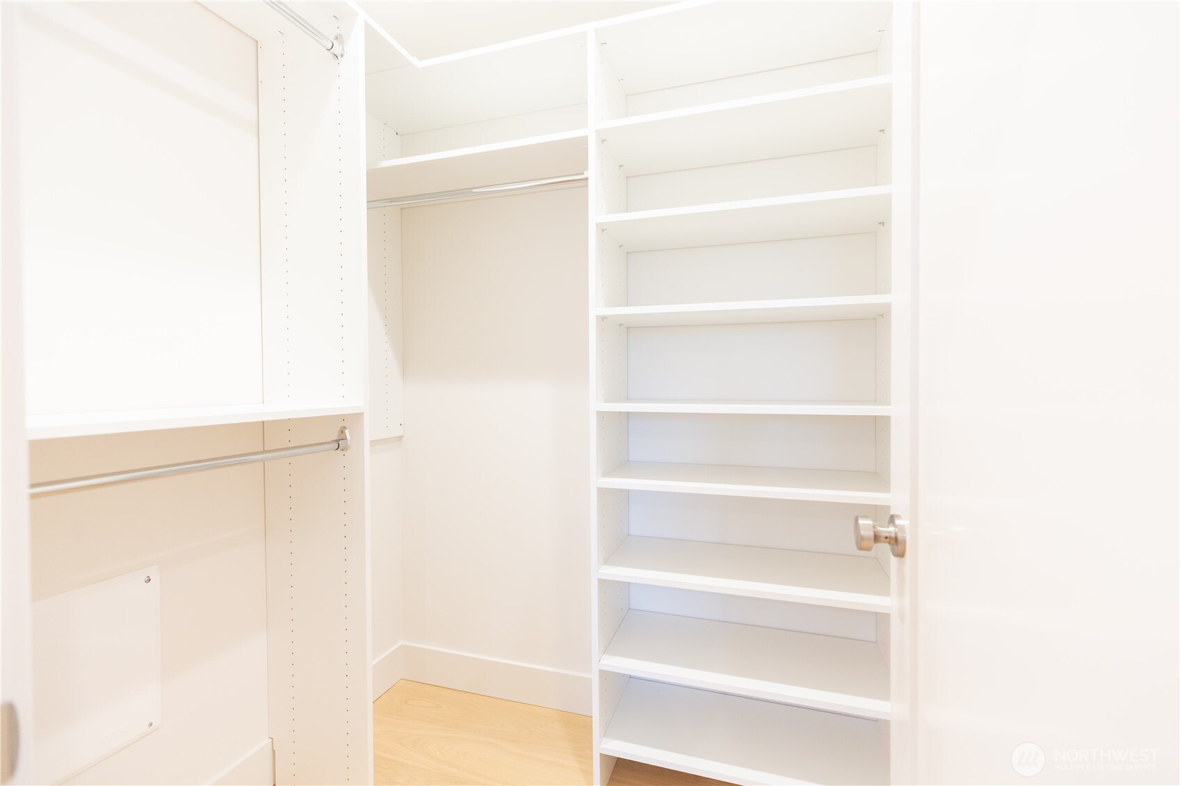 1530 25th Avenue, Unit B Seattle, WA 98122 - Photo 17 of 21