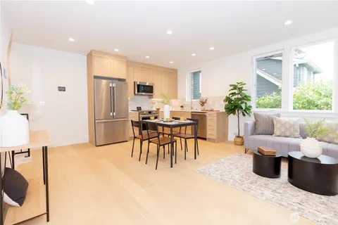 $699,000 | 1530 25th Avenue, Unit B, Seattle, WA 98122