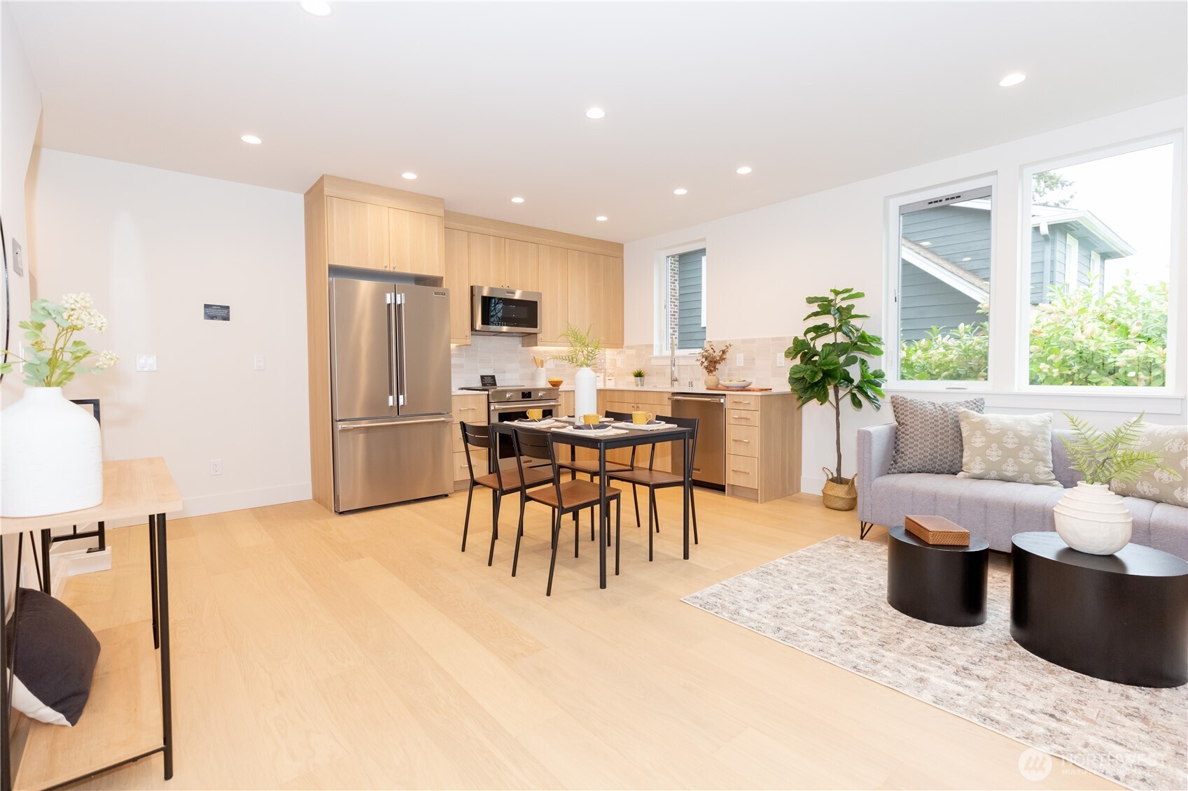 1530 25th Avenue, Unit B Seattle, WA 98122 - Photo 3 of 21