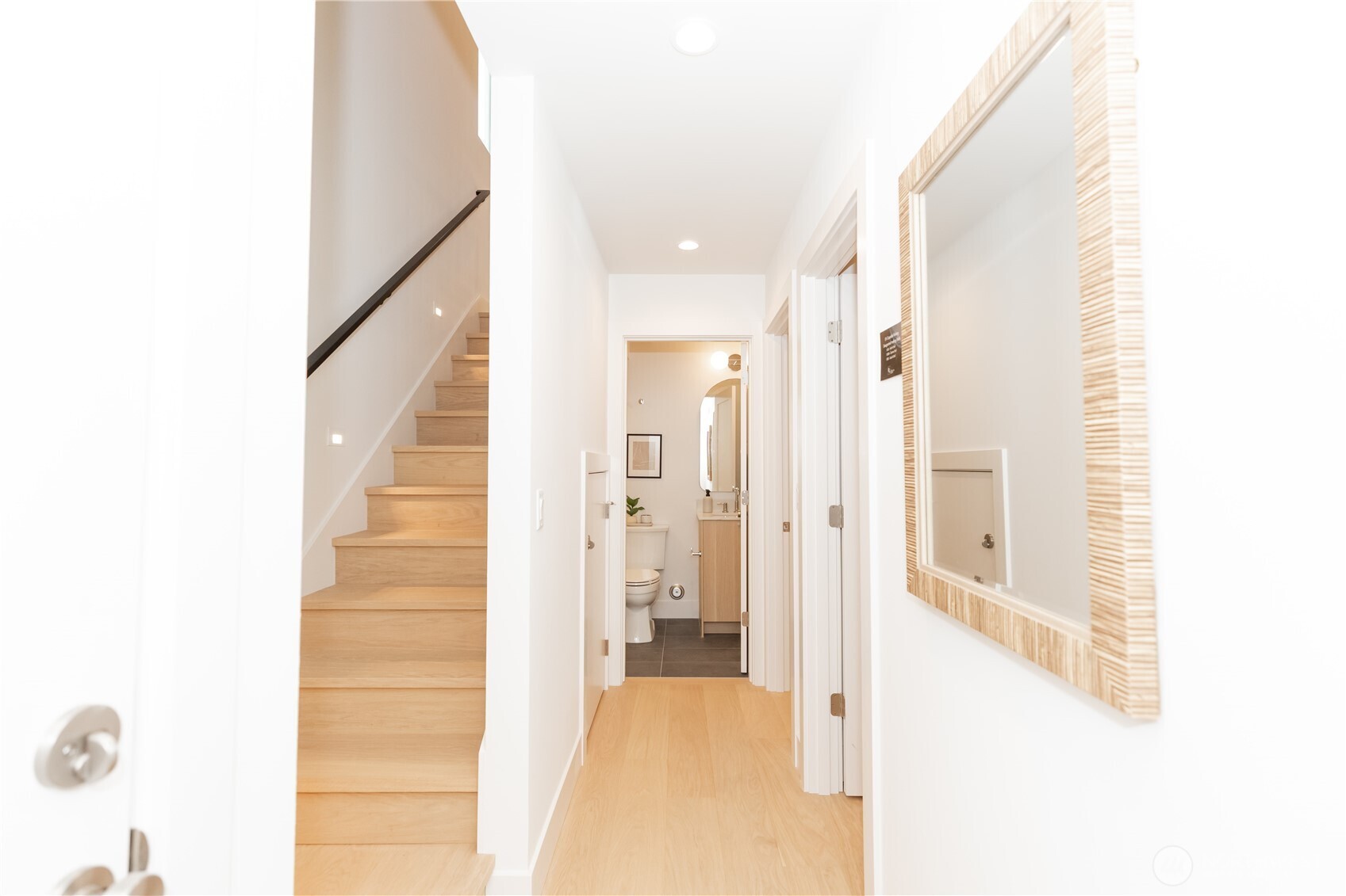 1530 25th Avenue, Unit B Seattle, WA 98122 - Photo 7 of 21