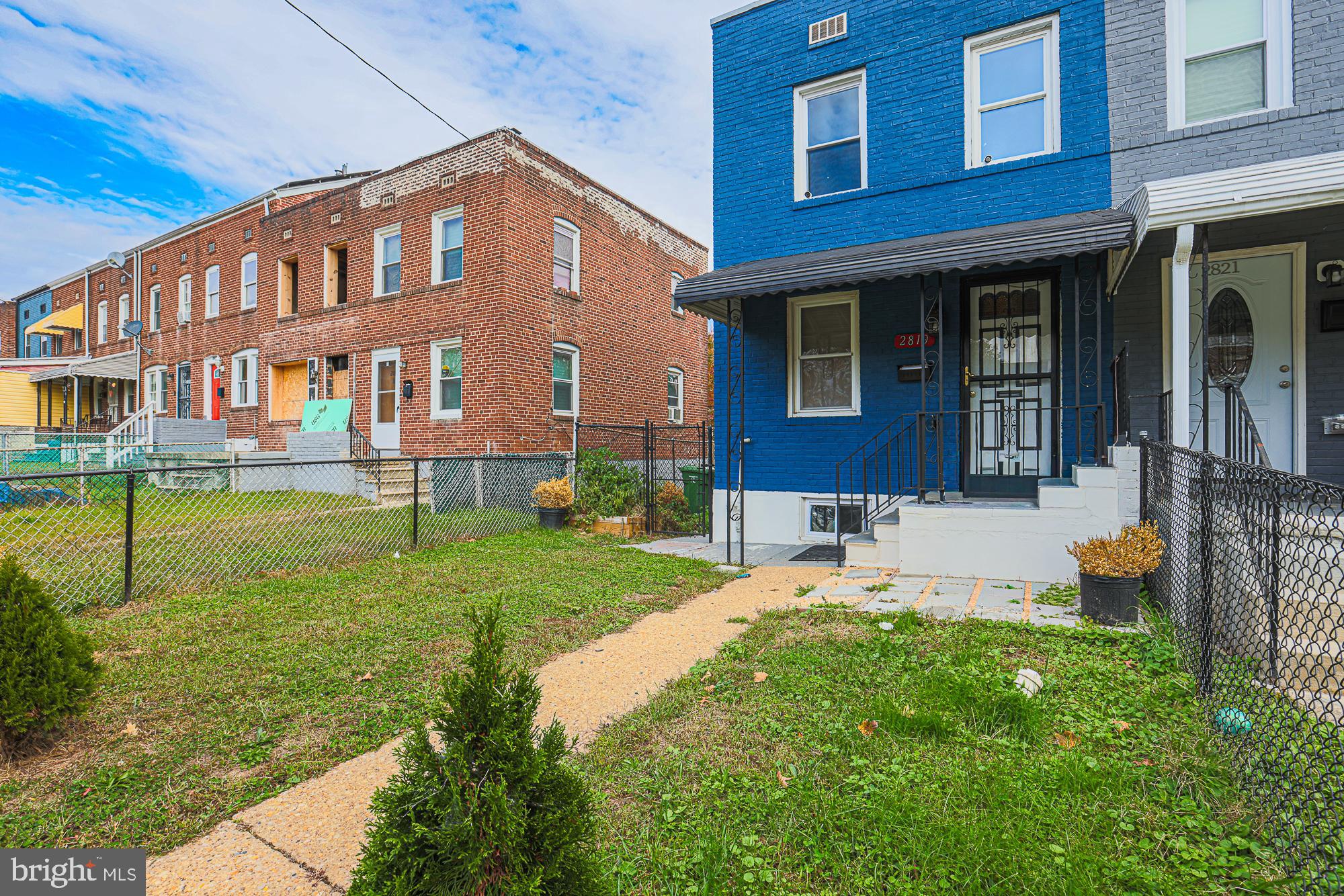 2819 Bookert Drive Baltimore, MD 21225 - Photo 3 of 30