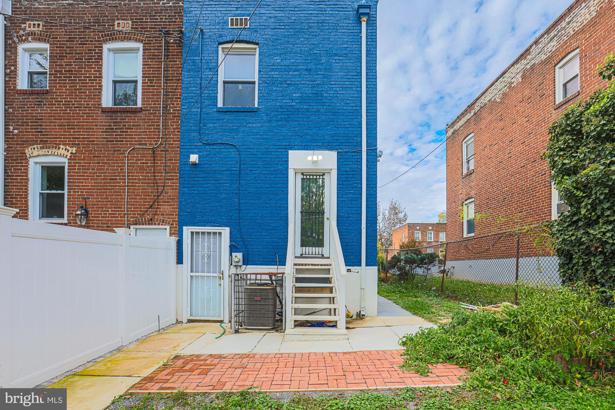 2819 Bookert Drive Baltimore, MD 21225 - Photo 9 of 30