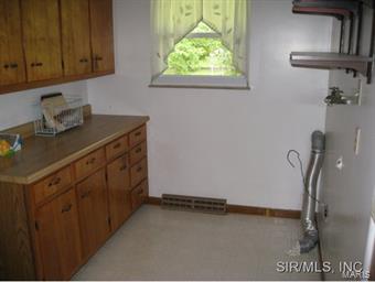 817 Pardee Road Godfrey, IL 62035 - Photo 10 of 17 Gallery Image 10