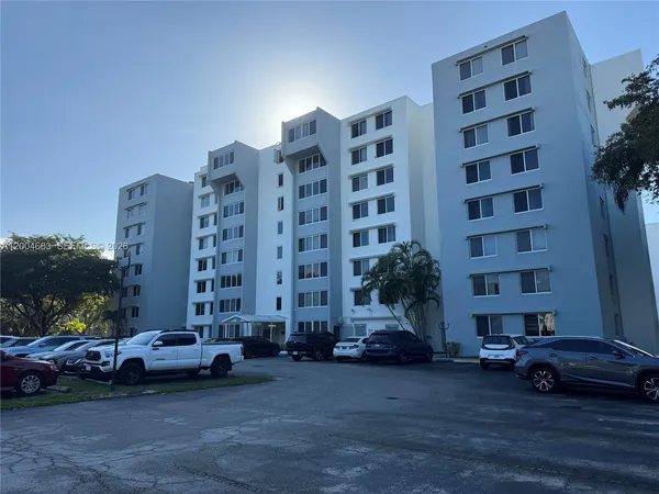 $310,000 | 9001 Southwest 77th Avenue, Unit C709, Miami, FL 33156