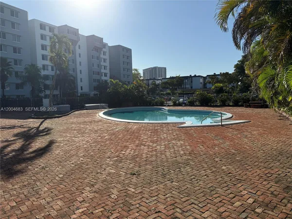 $310,000 | 9001 Southwest 77th Avenue, Unit C709, Miami, FL 33156