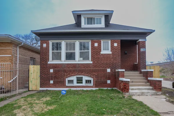 $299,000 | 7500 South Honore Street, Chicago, IL 60620