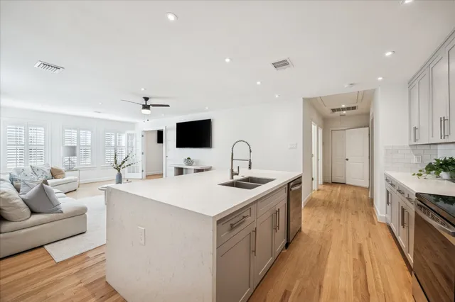 $1,650,000 | 2409 Dryden Road, Houston, TX 77030