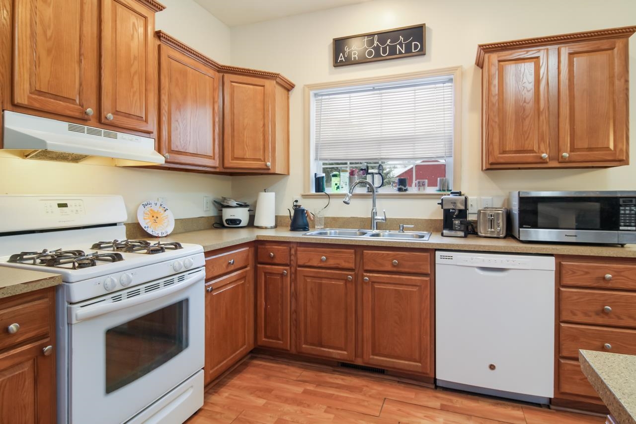 1967 Round Lake Road Interlochen, MI 49643 - Photo 6 of 25 1896802-5.JPG
