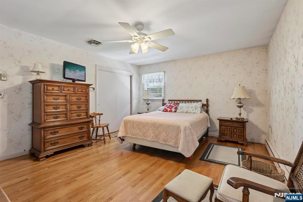 270 Midwood Road Paramus, NJ 07652 - Photo 7 of 17