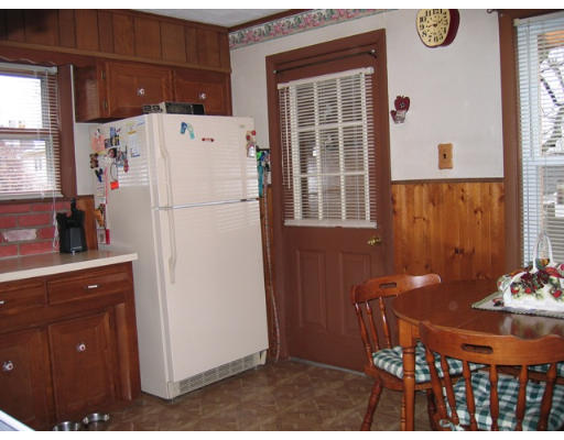 6 Greenbush Road Worcester, MA 01604 - Photo 3 of 12 Gallery Image 3