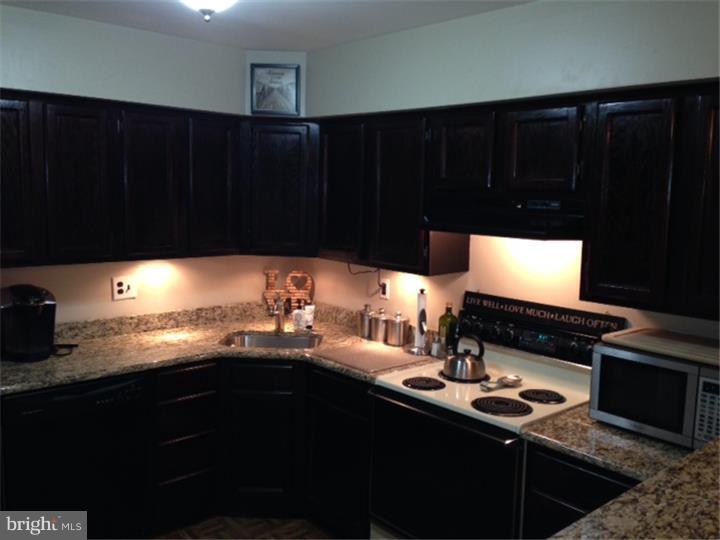 35 Brighton Place Sewell, NJ 08080 - Photo 4 of 18 Kitchen