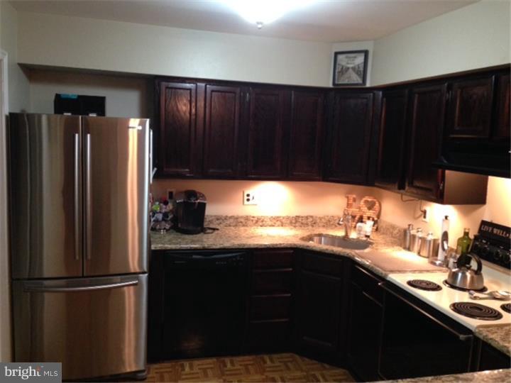 35 Brighton Place Sewell, NJ 08080 - Photo 6 of 18 Kitchen