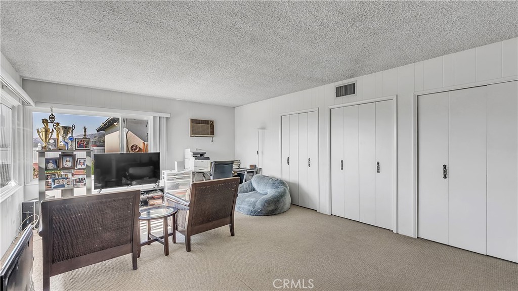 919 Delaware Road Burbank, CA 91504 - Photo 11 of 36